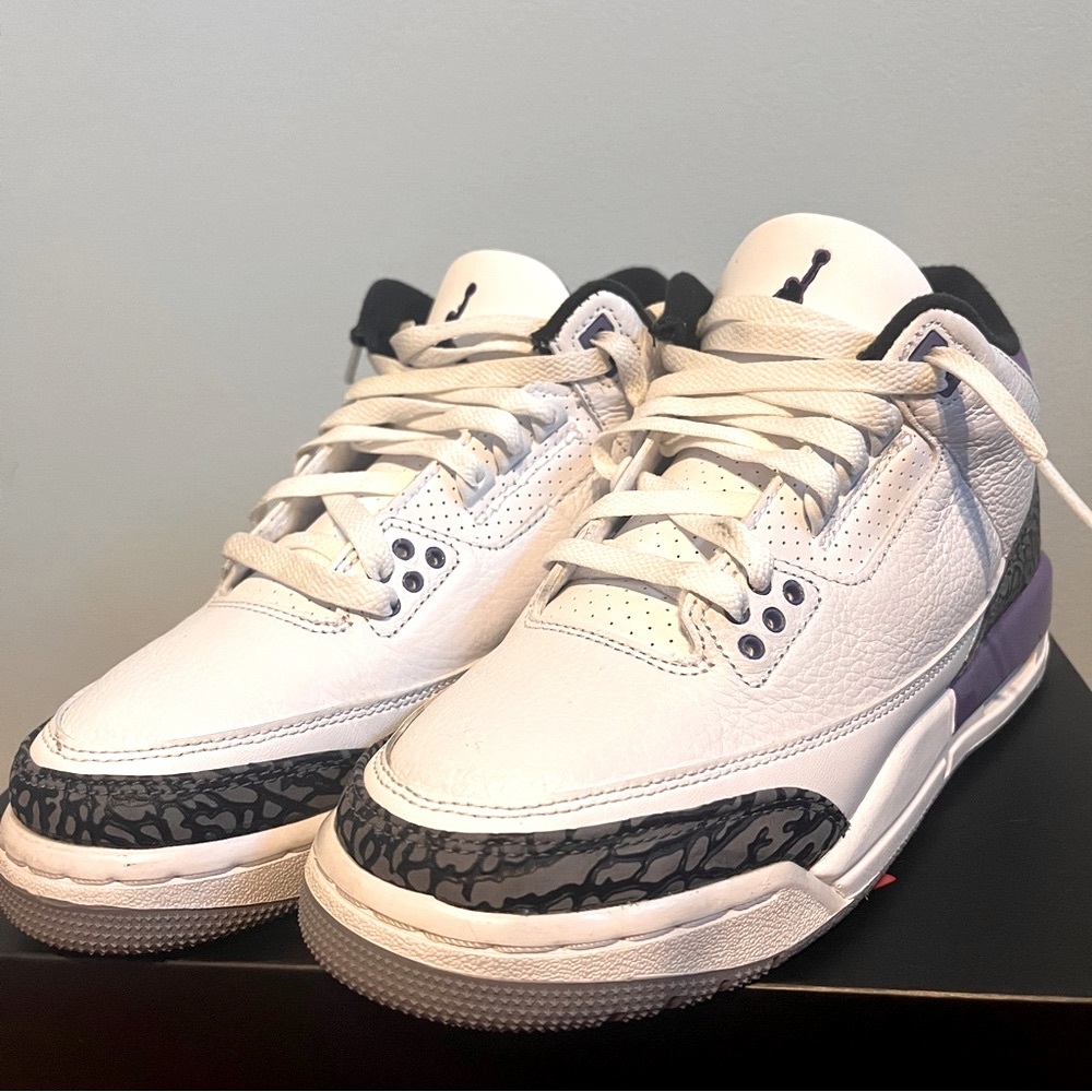 Air Jordan 3 Retro (GS) 6.5Y White Black Dark Purple (Iris) -big kids